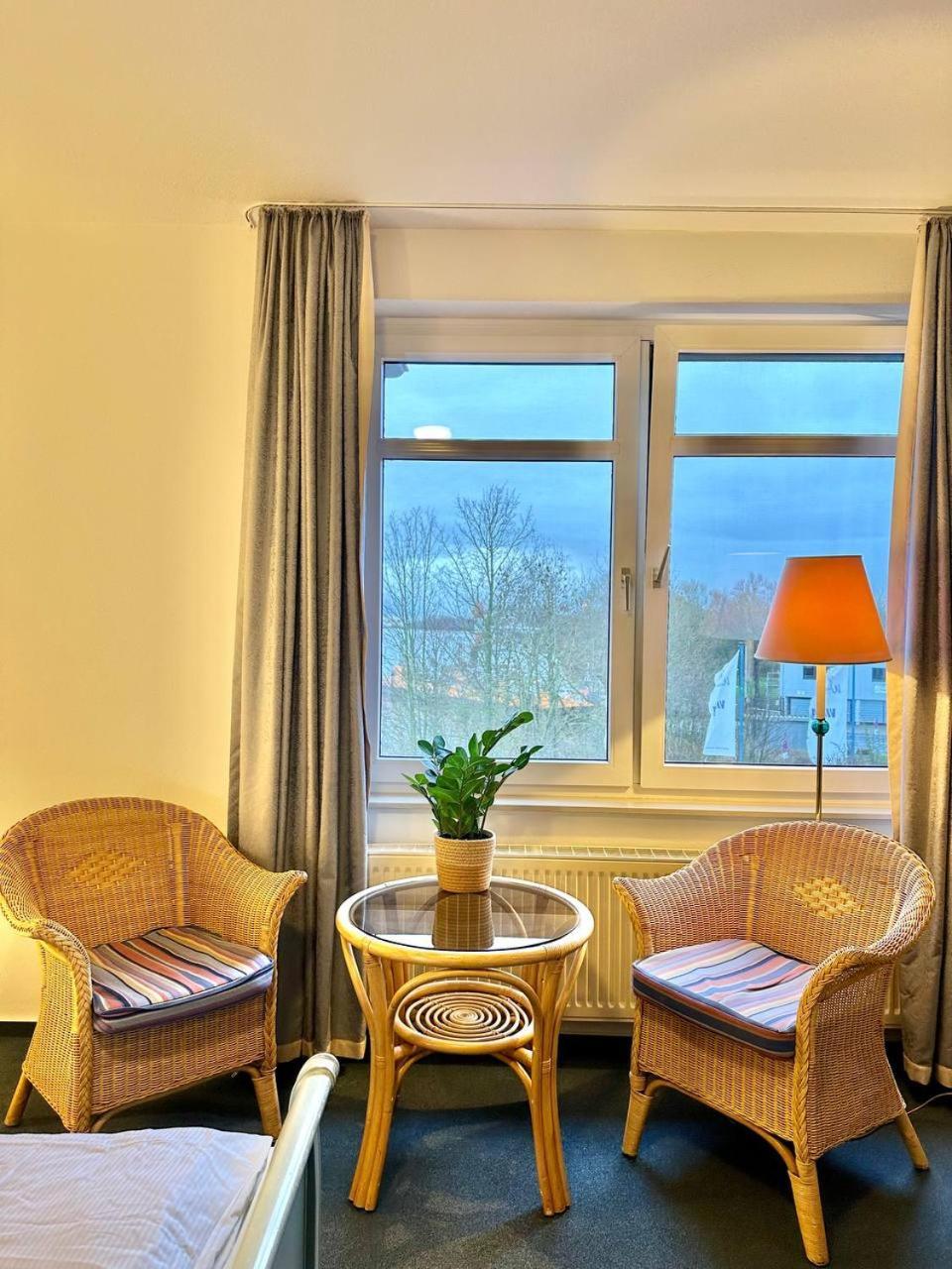 Gaestehaus Weserblick Am Weser-Sandstrand Berne Extérieur photo