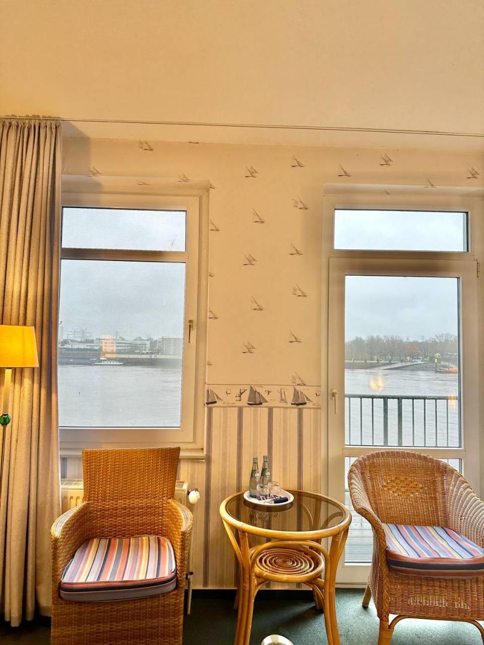 Gaestehaus Weserblick Am Weser-Sandstrand Berne Extérieur photo